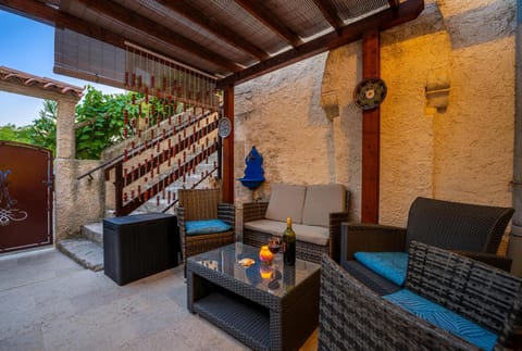 Day, Balcony/Terrace, Seating area