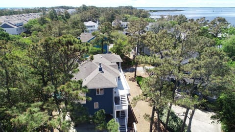 Soundside, Private Pool, Hot Tub, Screened Porch, 311C, Sounds of Joy House in Corolla