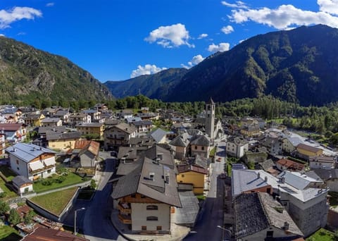 Property building, Bird's eye view, City view