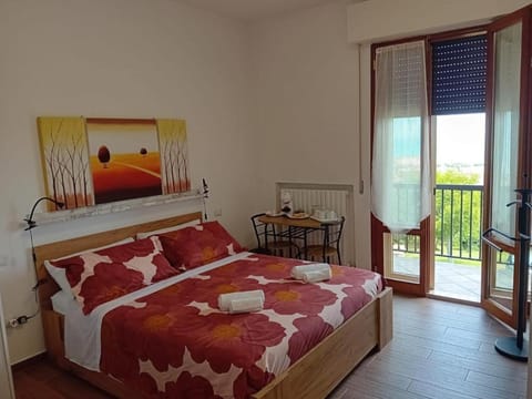 Bed, Photo of the whole room, Bedroom, internet