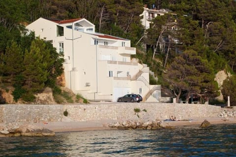 Facade/entrance, Beach