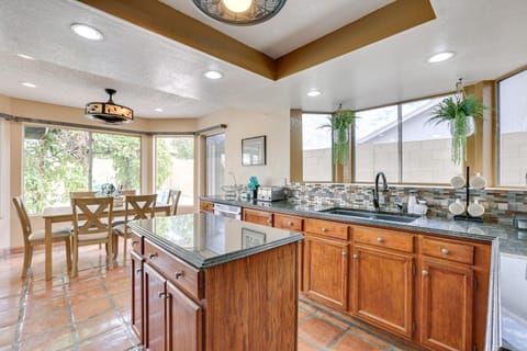 Family-Friendly Home with Pool and Fire Pit in Peoria House in Glendale