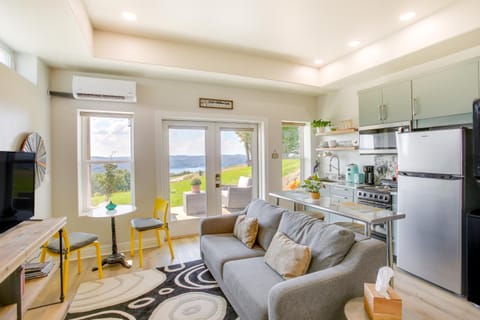 Dale Hollow Sunset Studio with Incredible Views! Apartment in Tennessee