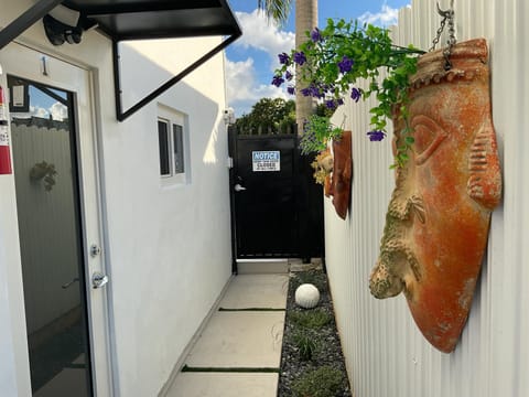 Luna y Sol Calle 8 Apartment in Coral Gables