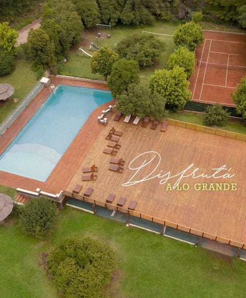 Tennis court, Pool view