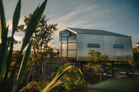 Property building, Spring, Day, Garden, Garden view