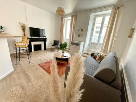 TV and multimedia, Seating area
