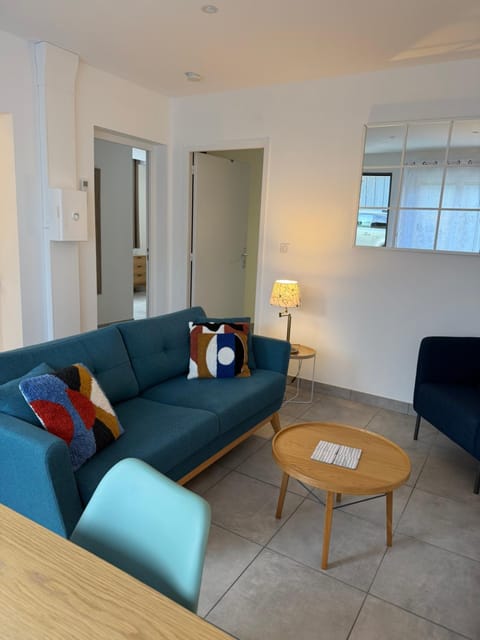 Living room, Seating area, pet friendly