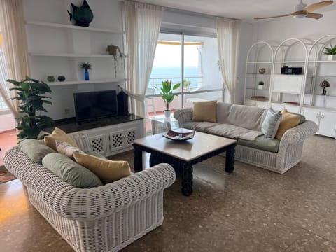 Primera linea de playa Apartment in Sitio de Calahonda