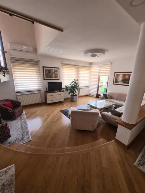 Villa Center Sarajevo - FREE PARKING Villa in Sarajevo