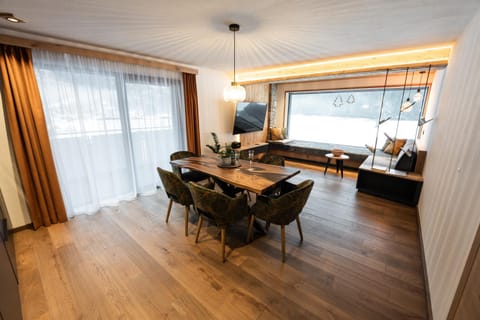 TV and multimedia, Living room, Dining area
