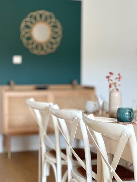 Living room, Decorative detail, Dining area, Internal: Not applicable to any particular room