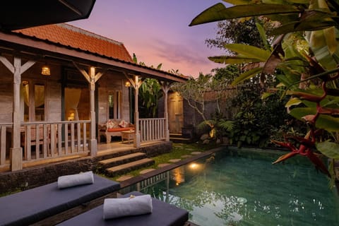 Property building, Natural landscape, Garden, Garden view, Pool view, Swimming pool, sunbed
