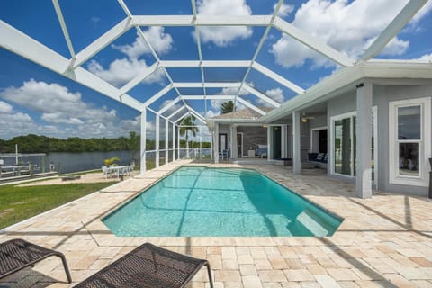Heaven Found! Stunning River Views & Pool - Villa Island Sunset - Roelens Vacations House in North Fort Myers