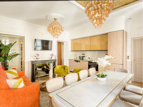 Living room, Seating area, Dining area, stove, kitchen