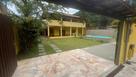 Property building, Patio, Facade/entrance, Garden, Swimming pool, Parking