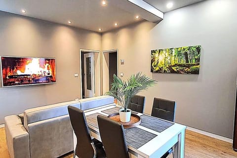 Living room, Dining area