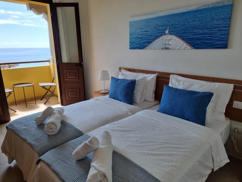 Bed, Balcony/Terrace, Photo of the whole room, Bedroom, Sea view, towels