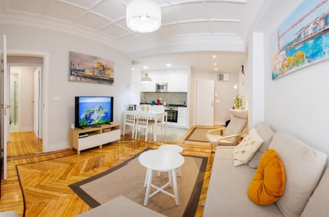 Communal lounge/ TV room, Living room, Seating area, Dining area