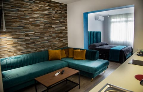 Bed, Living room, Photo of the whole room, Seating area, Bedroom