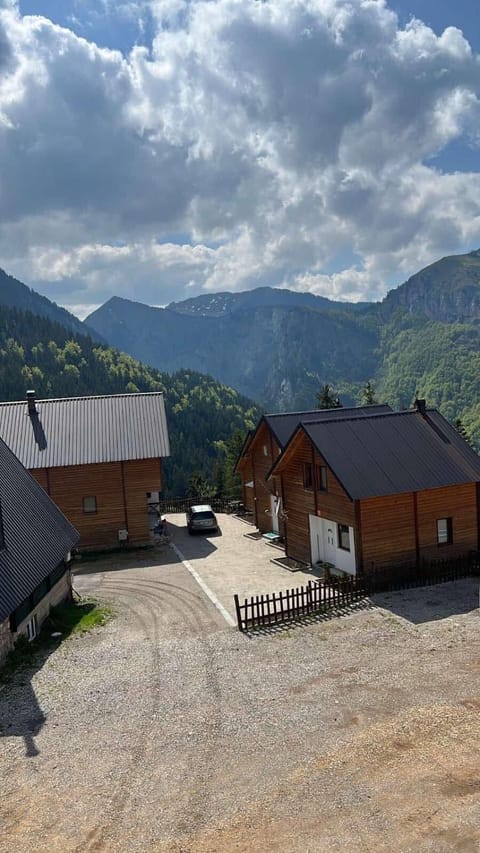 Property building, Day, Natural landscape, Mountain view