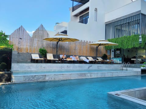 Patio, Day, Pool view, Swimming pool, sunbed