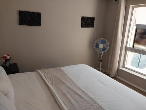 Serenity Shores Backpackers Hostel in Cape Town