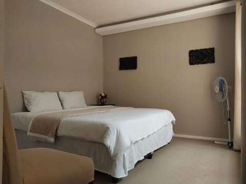 Serenity Shores Backpackers Hostel in Cape Town