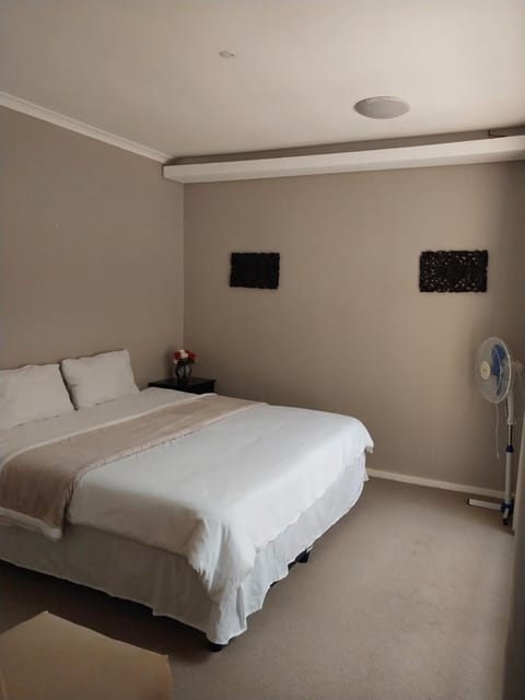 Serenity Shores Backpackers Hostel in Cape Town