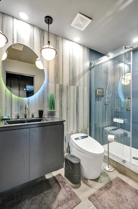 Kiki 1 - Men's Clothing optional Guest Houses Bed and Breakfast in Wilton Manors