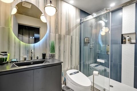 Kiki 2 - Men's Clothing optional Guest Houses Bed and Breakfast in Wilton Manors