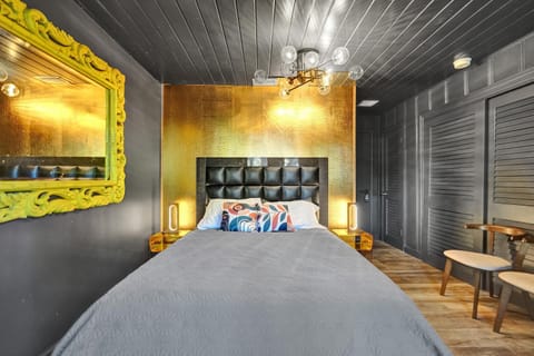 Kiki 2 - Men's Clothing optional Guest Houses Bed and Breakfast in Wilton Manors