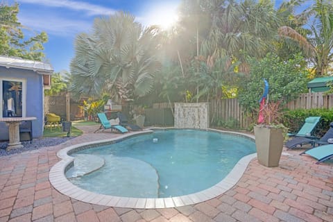 Kiki 3 - Men's Clothing optional Guest Houses Bed and Breakfast in Wilton Manors