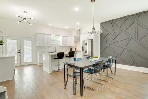 Modern Decatur Home about 7 Mi to Atlanta! House in Belvedere Park