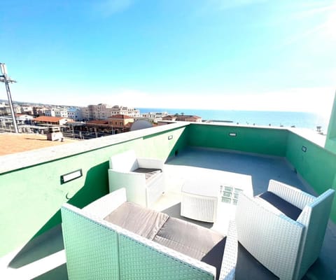 Sealovers house with sea view & big terrace Apartment in Civitavecchia