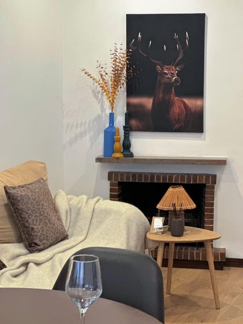 Living room, Decorative detail, Seating area