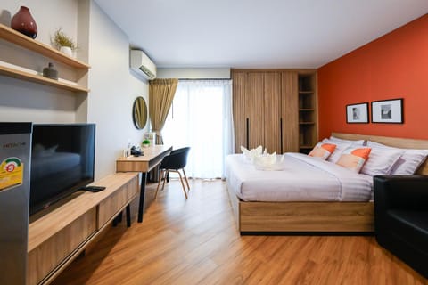 Property building, Photo of the whole room, Bedroom