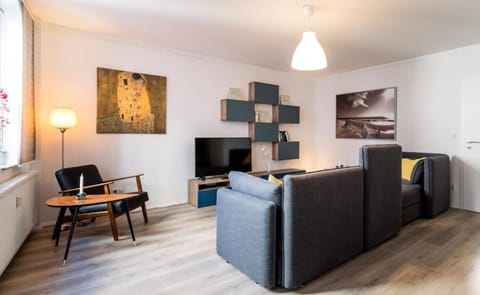 Communal lounge/ TV room, TV and multimedia, Living room, Seating area