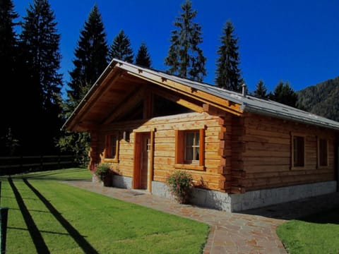 Property building, Spring, Day, Garden