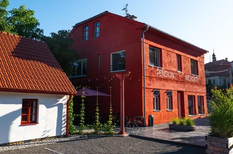 Property building, Day, Street view