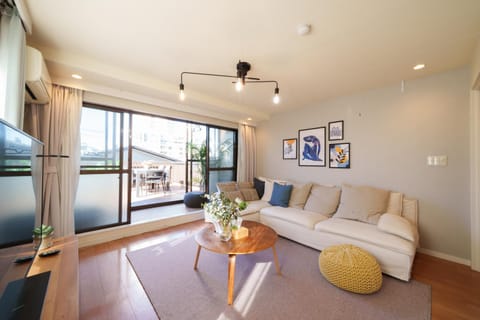 Communal lounge/ TV room, TV and multimedia, Living room, Seating area