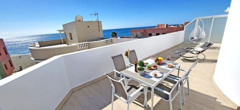 View (from property/room), Balcony/Terrace, Balcony/Terrace, Seating area, Dining area, Sea view