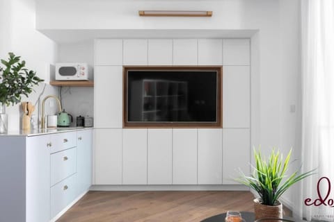 TV and multimedia, Kitchen or kitchenette, minibar