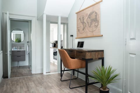 Montpellier Villa Apartment in Cheltenham