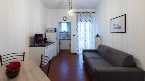 TV and multimedia, Kitchen or kitchenette, Living room, Dining area