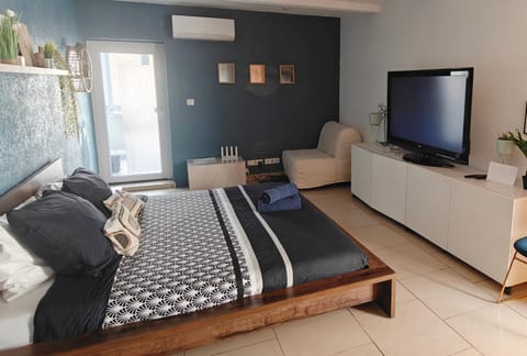 Suite 2 lits Auberge du Manala Hôtel 24 24 proche Basel Hostel in Saint-Louis