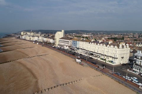 Property building, Natural landscape, Bird's eye view, Beach, Sea view