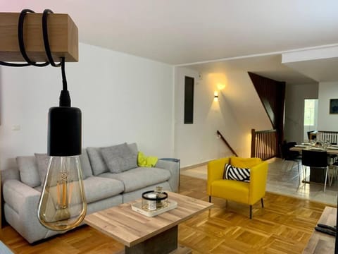 Maison Okaina, Sauna, Au centre-ville de Macon House in Bourgogne-Franche-Comté