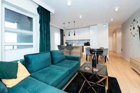 Kitchen or kitchenette, Living room, Seating area, Dining area