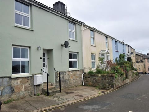 Property building, Day, Neighbourhood, Street view